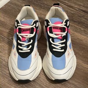 Steve Madden Posession Sneakers